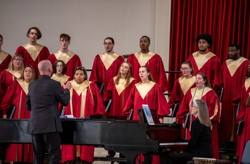 Bridgewater College Chorale performing