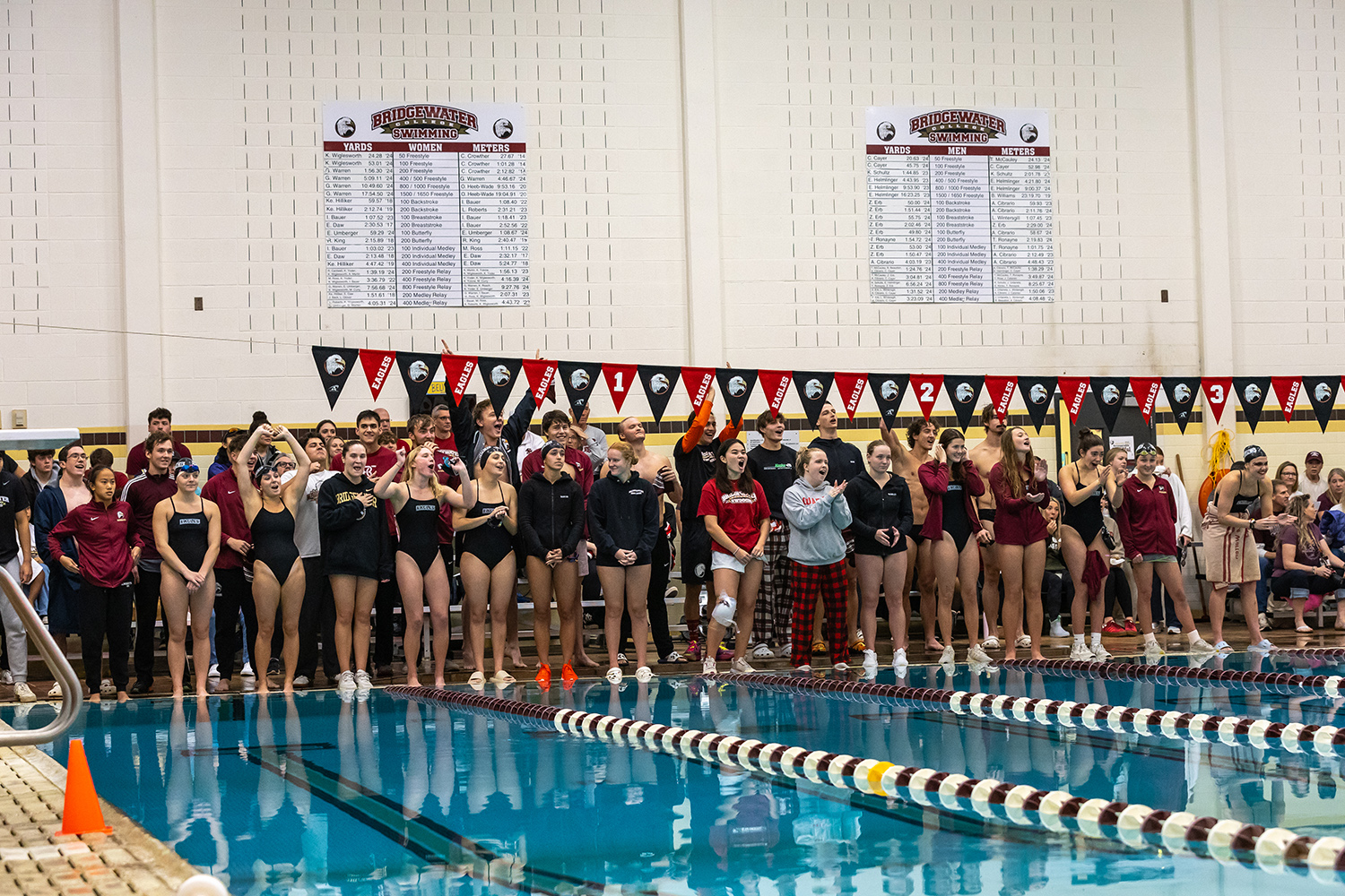 swim_v_roanoke_0058_web Swimmers lined up on edge of the pool